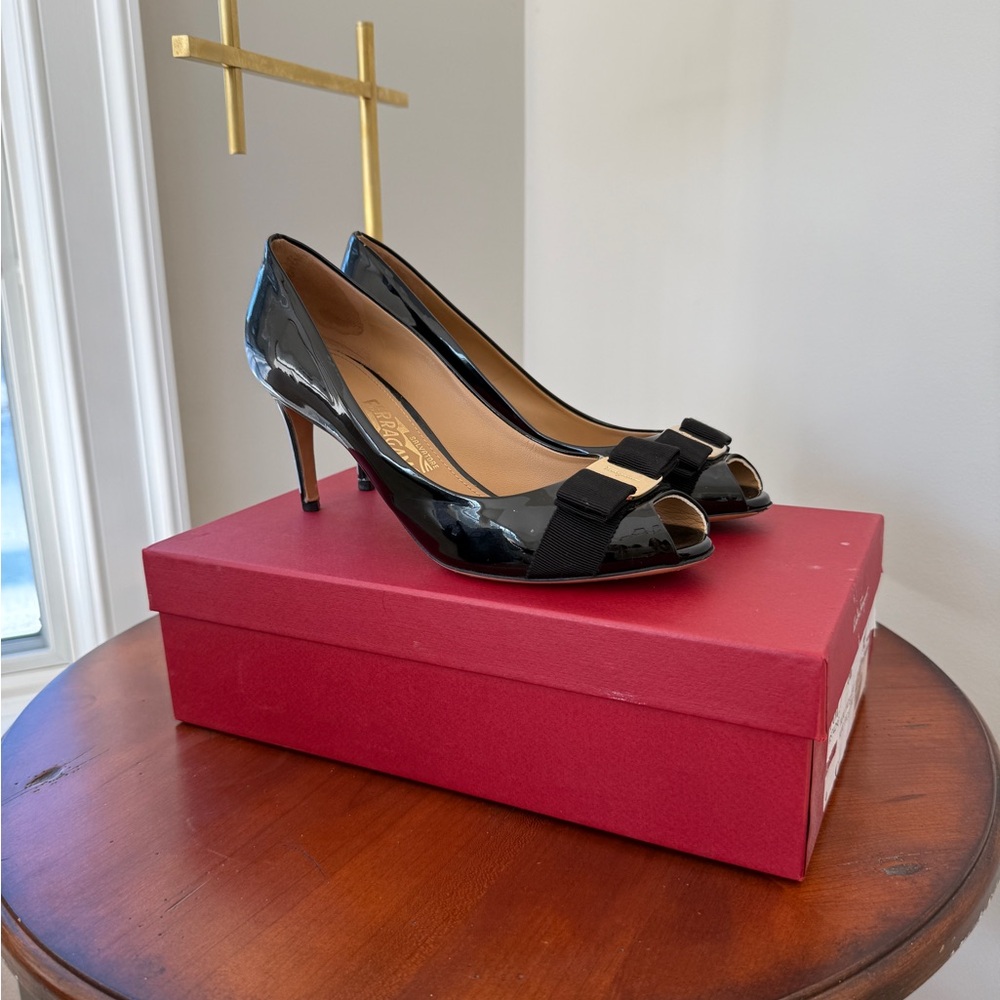 SALVATORE FERRAGAMO Pola Black Bow Peep